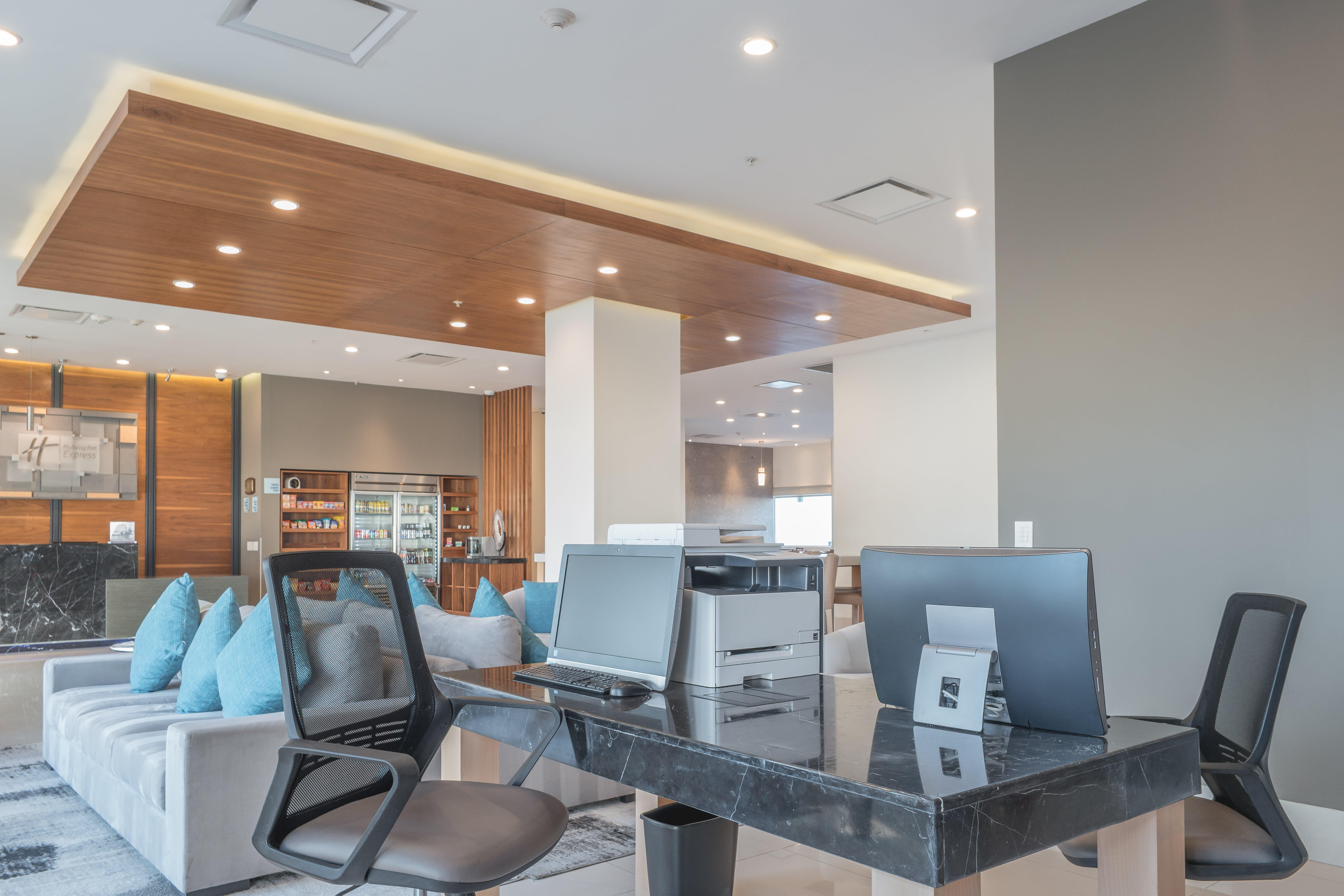 Holiday Inn Express & Suites Silao Aeropuerto Terminal By Ihg Exterior photo